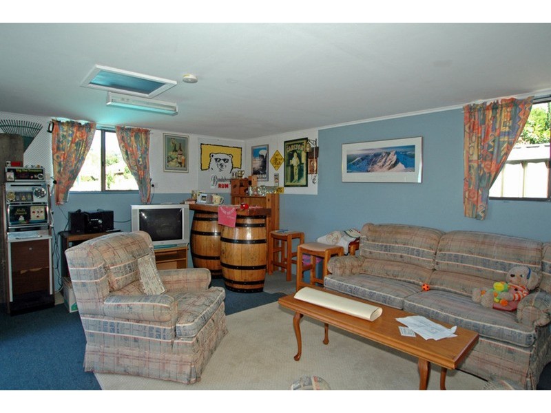 24 Nautilus Crescent, St Huberts Island NSW 2257