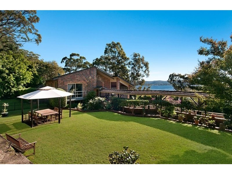35 Daley Avenue, Daleys Point NSW 2257