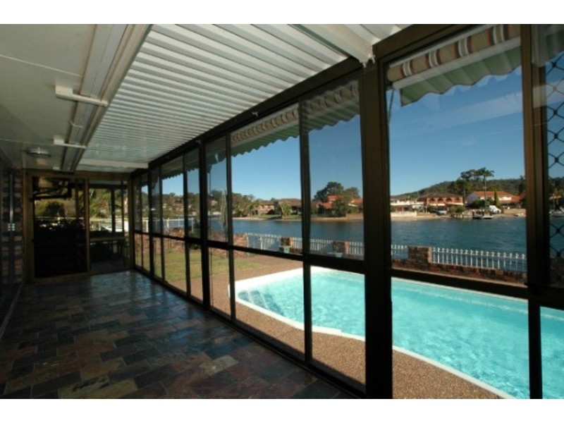 32 Helmsman Boulevard, St Huberts Island NSW 2257