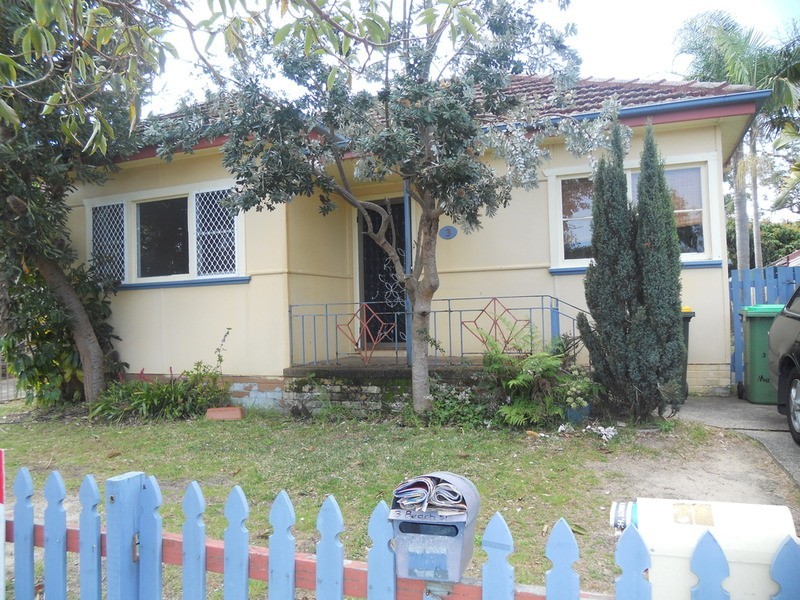 3 Beach  Street, Ettalong Beach NSW 2257