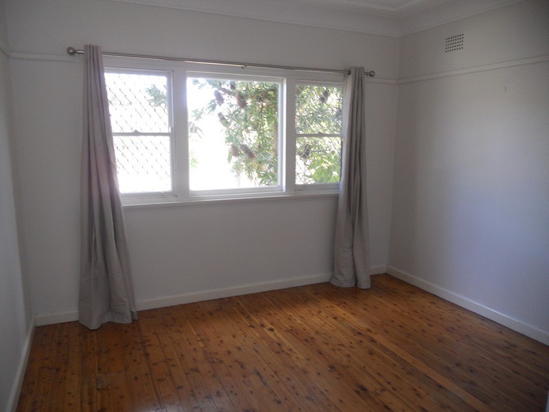 3 Beach  Street, Ettalong Beach NSW 2257