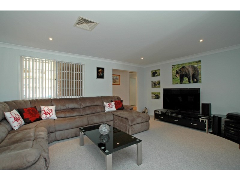52 Helmsman Boulevard, St Huberts Island NSW 2257