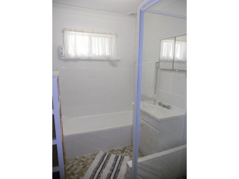 8 Empire Bay  Drive, Daleys Point NSW 2257