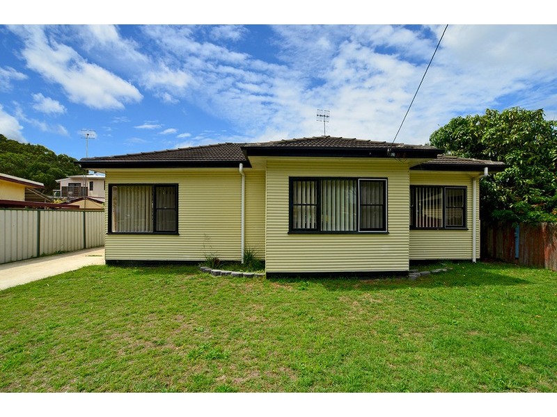 6 Picnic  Parade, Ettalong Beach NSW 2257