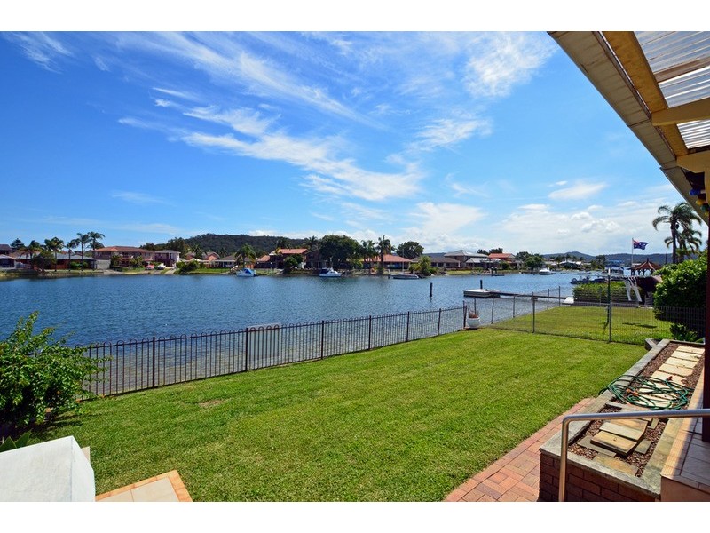 60 Helmsman  Boulevard, St Huberts Island NSW 2257