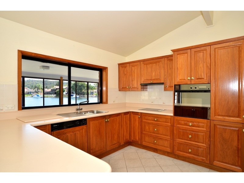 60 Helmsman  Boulevard, St Huberts Island NSW 2257