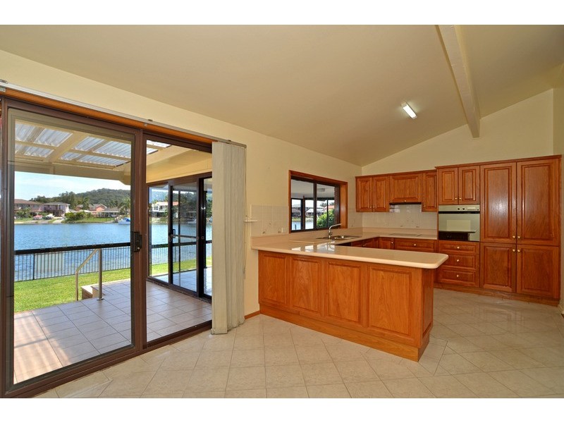 60 Helmsman  Boulevard, St Huberts Island NSW 2257