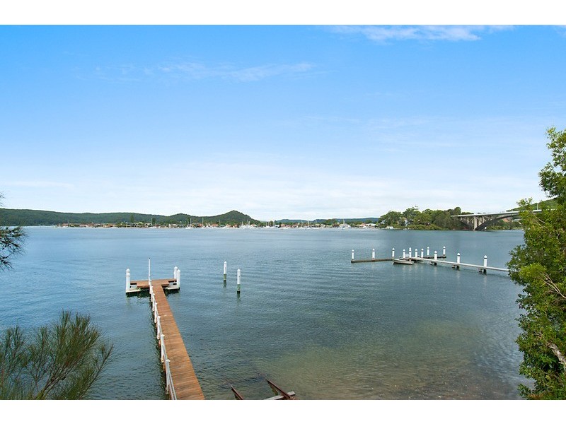110 Daley Avenue, Daleys Point NSW 2257