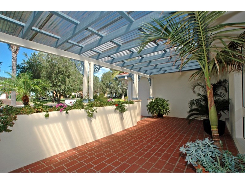 24 Nautilus Crescent, St Huberts Island NSW 2257