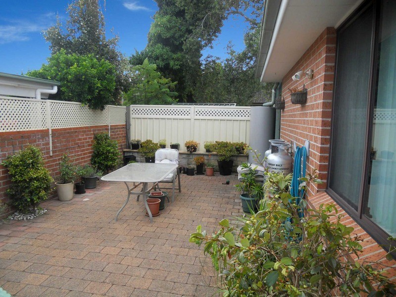 2/7 Honeysuckle Street, Umina Beach NSW 2257