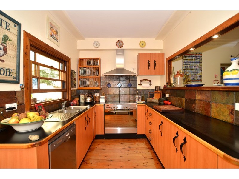 20 Fisher Road, Point Clare NSW 2250