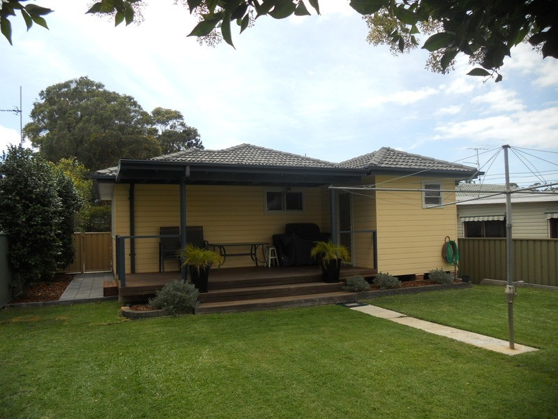 21 Welcome Street, Woy Woy NSW 2256