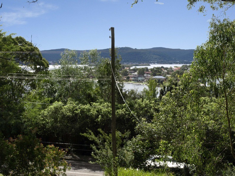 37 Daley Avenue, Daleys Point NSW 2257