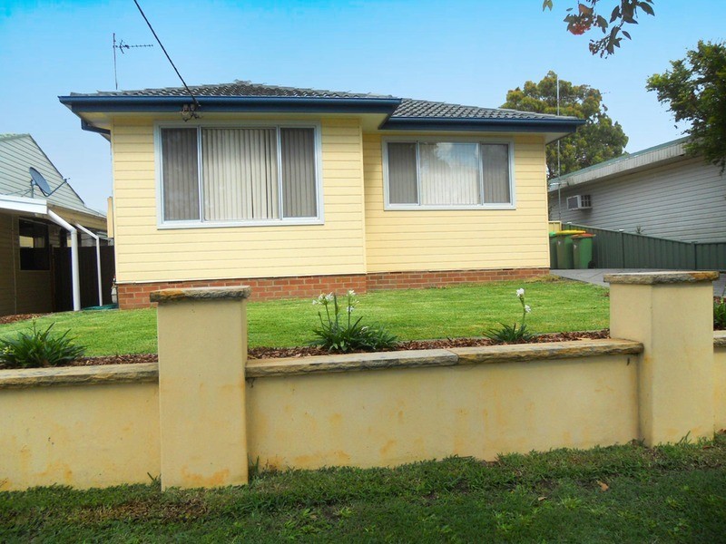 21 Welcome Street, Woy Woy NSW 2256