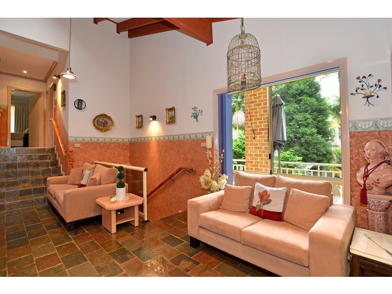 11 Childs Close, Green Point NSW 2251