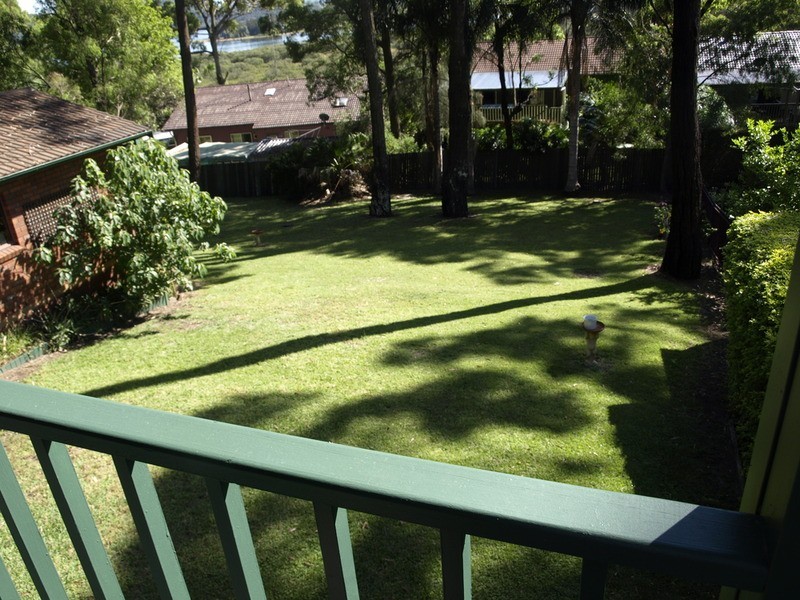 11 Hillcrest  Road, Empire Bay NSW 2257