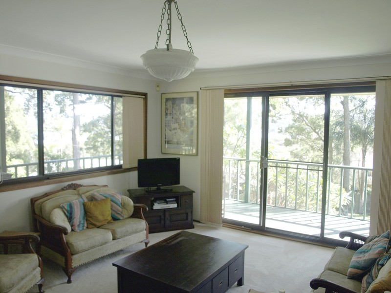 11 Hillcrest  Road, Empire Bay NSW 2257