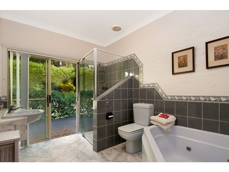 35 Daley Avenue, Daleys Point NSW 2257