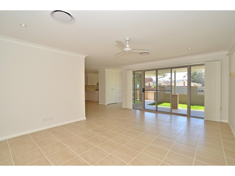 2/14 Davis Street, Booker Bay NSW 2257