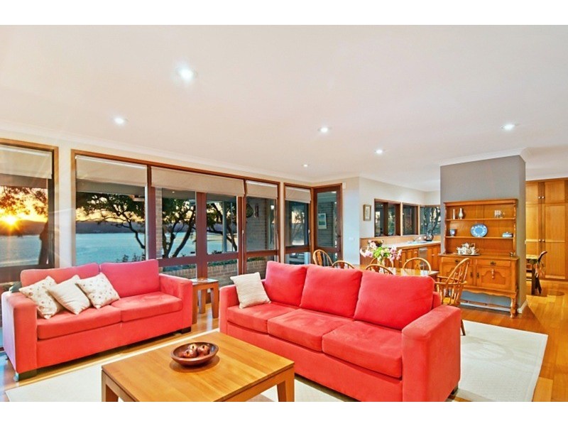54  Daley Avenue, Daleys Point NSW 2257