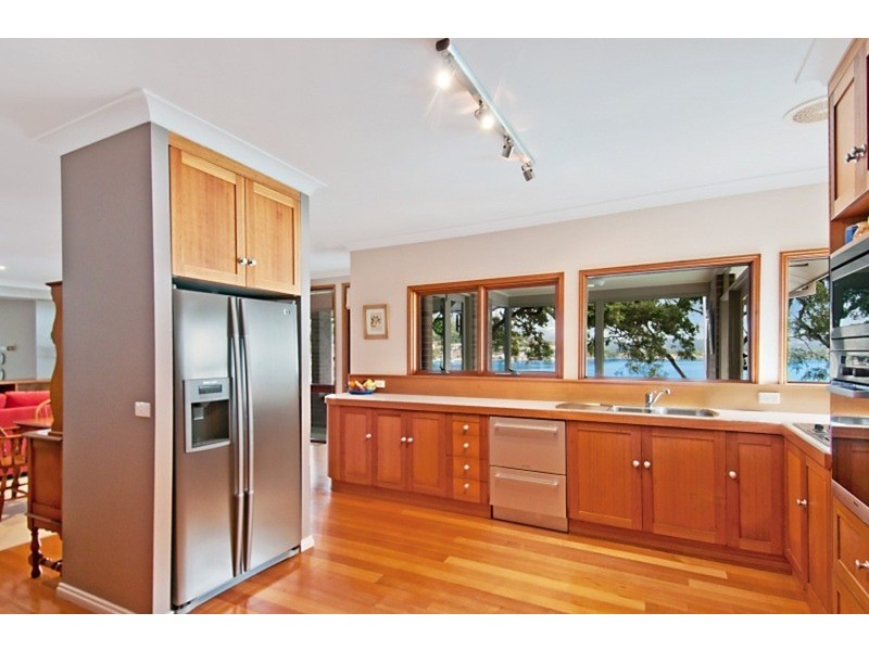 54  Daley Avenue, Daleys Point NSW 2257