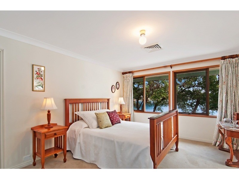 54  Daley Avenue, Daleys Point NSW 2257