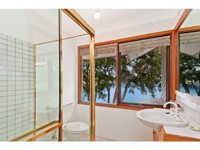 54  Daley Avenue, Daleys Point NSW 2257
