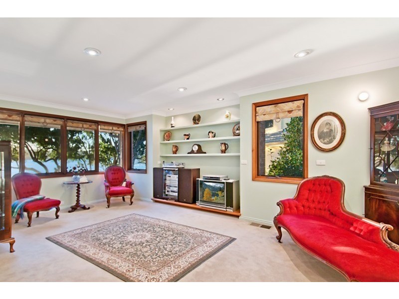 54  Daley Avenue, Daleys Point NSW 2257