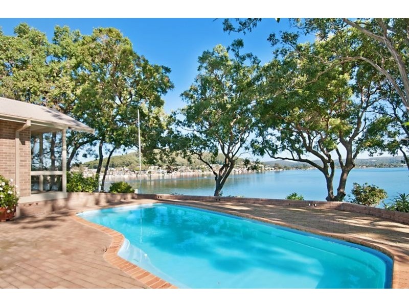 54  Daley Avenue, Daleys Point NSW 2257