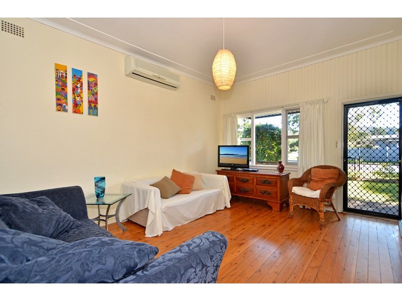13 Cowper Road, Umina Beach NSW 2257