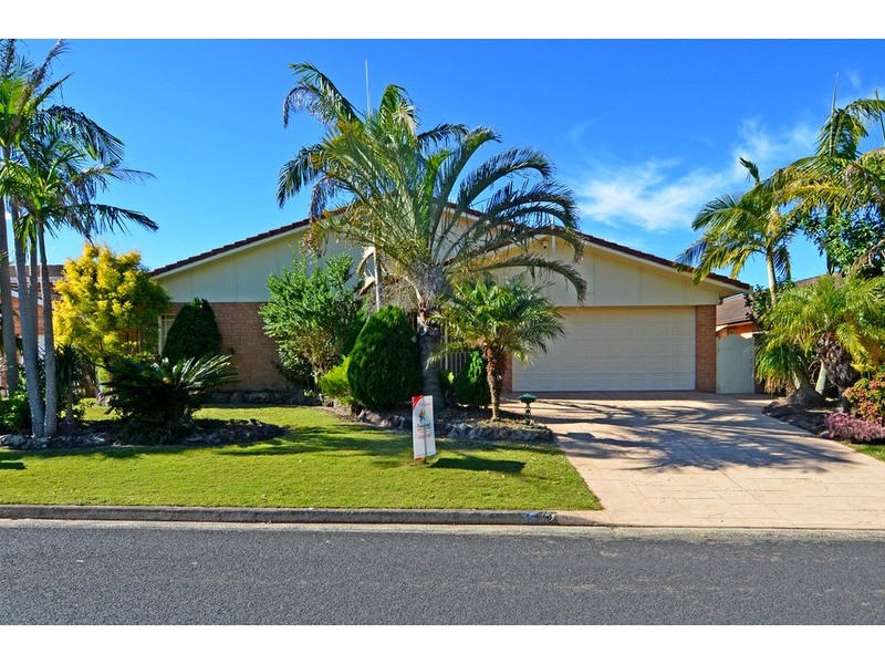 15 helmsman Boulevard, St Huberts Island NSW 2257