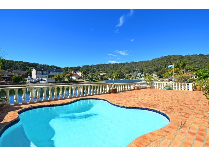 15 helmsman Boulevard, St Huberts Island NSW 2257