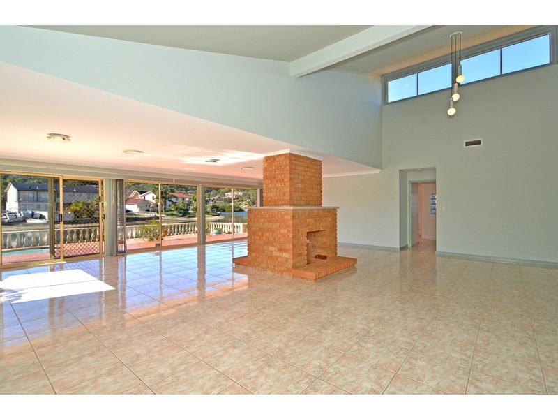 15 helmsman Boulevard, St Huberts Island NSW 2257