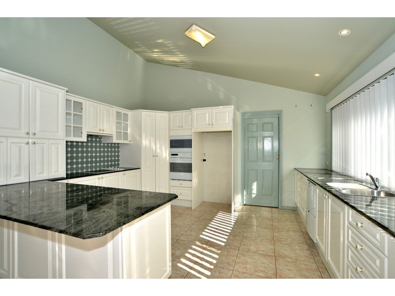 15 helmsman Boulevard, St Huberts Island NSW 2257