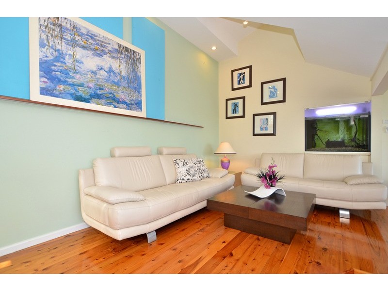 7 Daley Avenue, Daleys Point NSW 2257