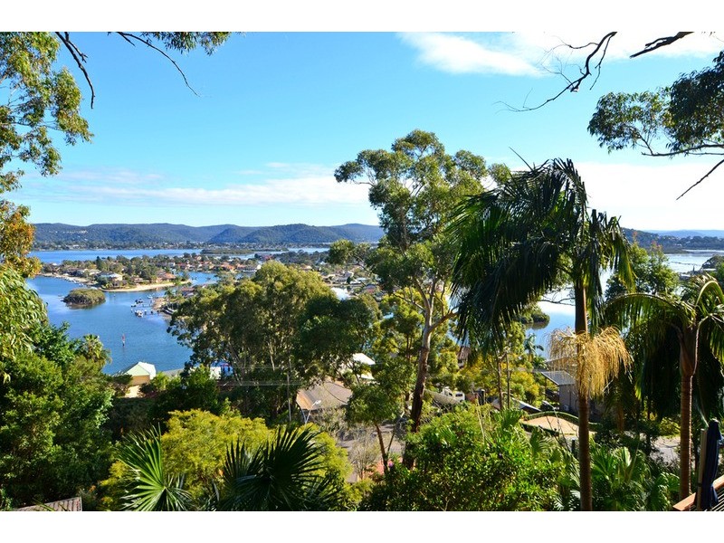 7 Daley Avenue, Daleys Point NSW 2257