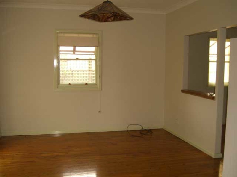 8 Bourke Road, Ettalong Beach NSW 2257