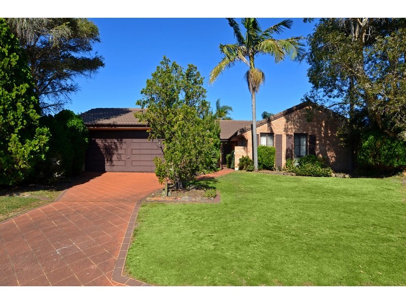 25 Nautilus Crescent, St Huberts Island NSW 2257