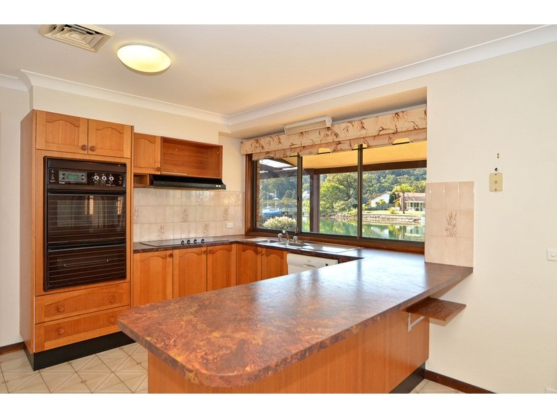 25 Nautilus Crescent, St Huberts Island NSW 2257