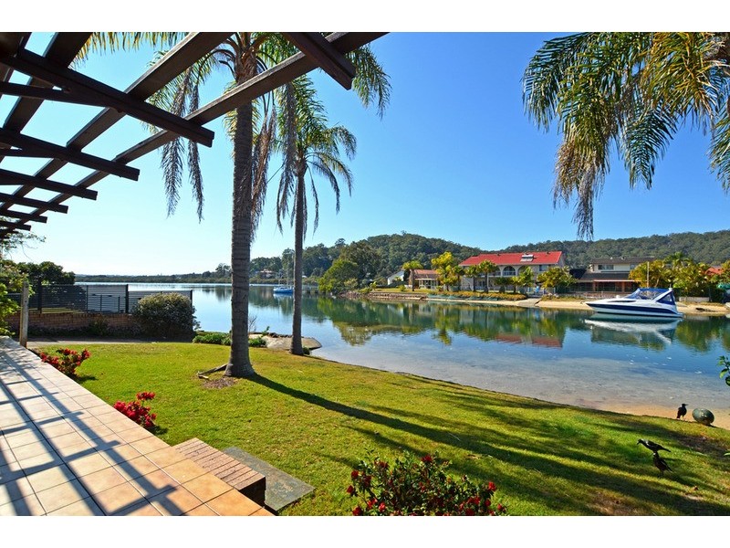 25 Nautilus Crescent, St Huberts Island NSW 2257