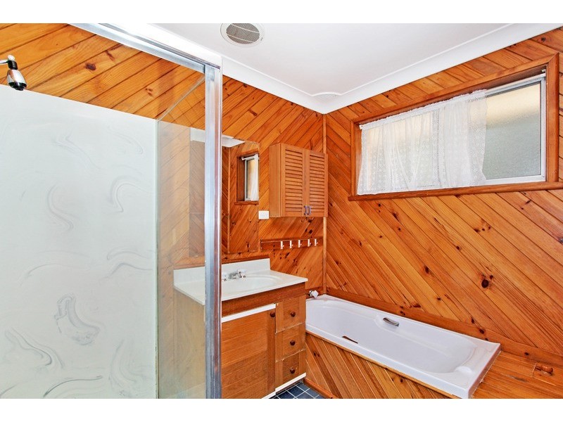 34 Sandstone Crescent, Tascott NSW 2250