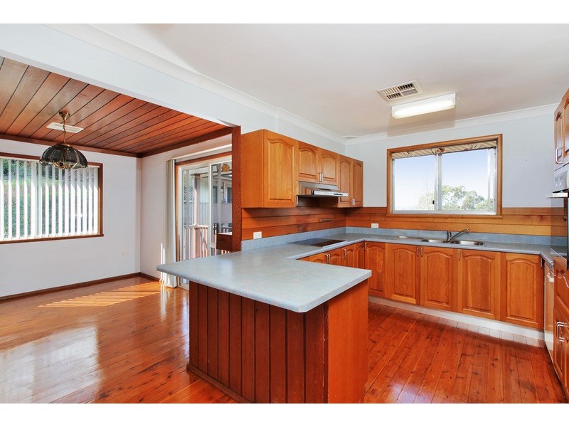 34 Sandstone Crescent, Tascott NSW 2250