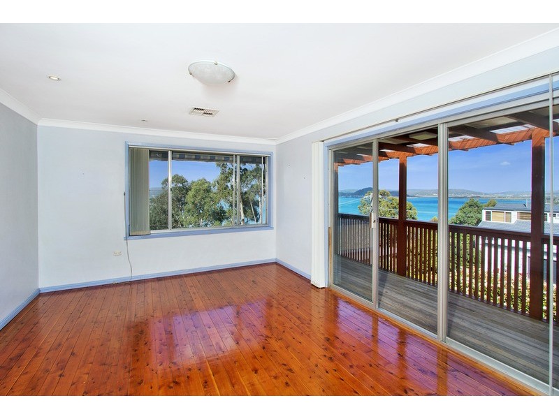 34 Sandstone Crescent, Tascott NSW 2250