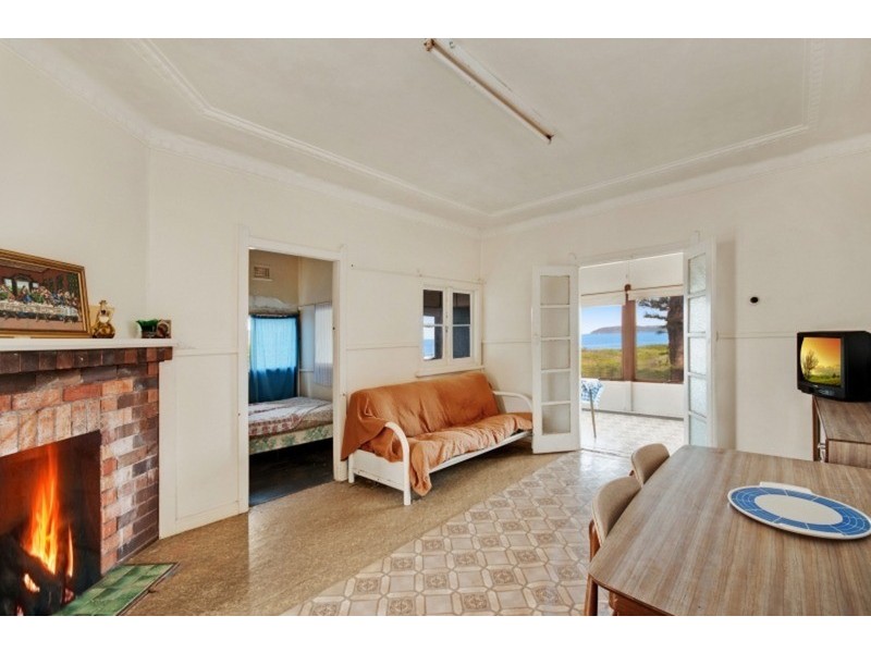 212 The  Esplanade, Umina Beach NSW 2257