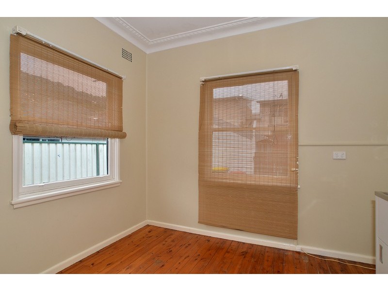 6 Picnic Parade, Ettalong Beach NSW 2257