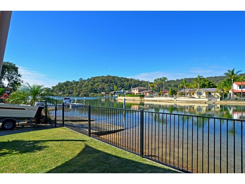 13 Salacia Close, St Huberts Island NSW 2257
