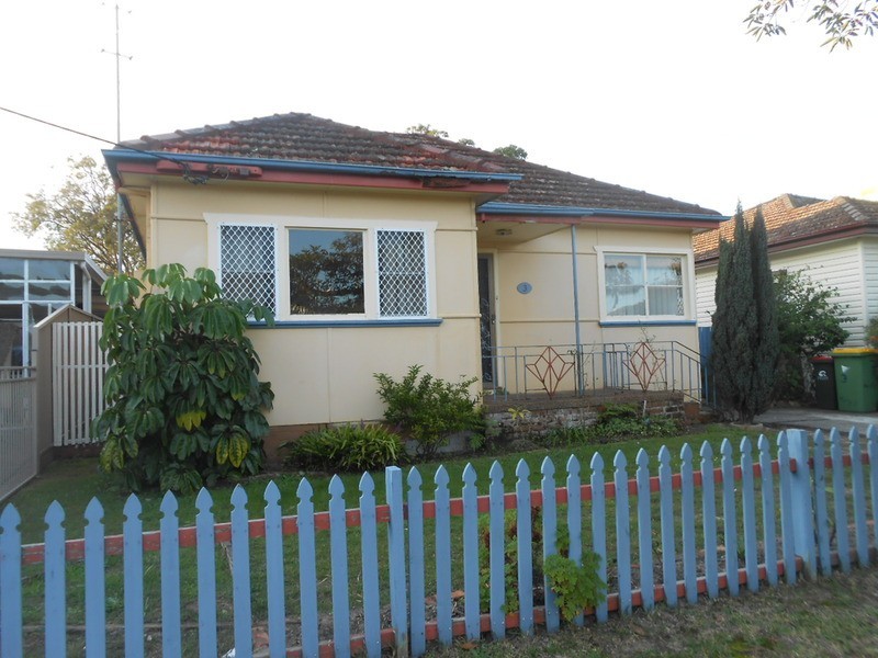 3 Beach Street, Ettalong Beach NSW 2257