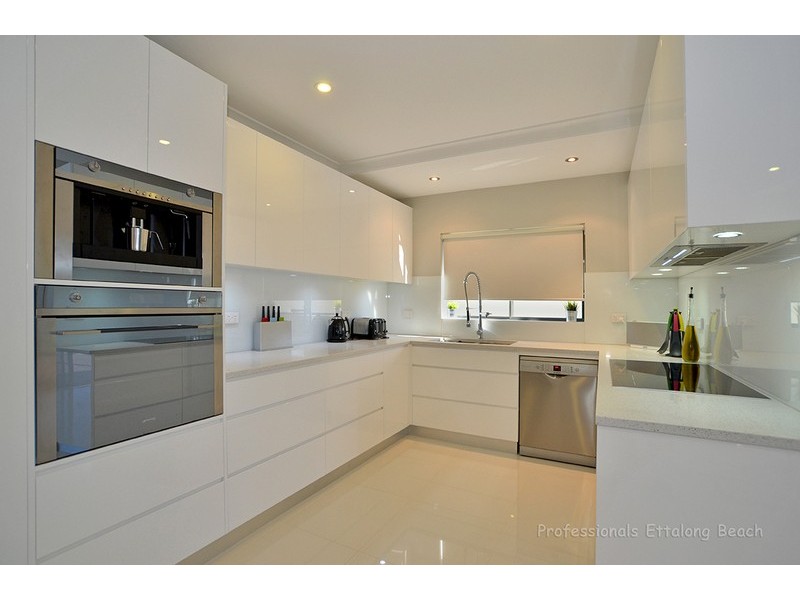 16 Cuttlefish Parade, St Huberts Island NSW 2257