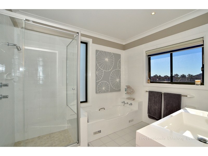 16 Cuttlefish Parade, St Huberts Island NSW 2257