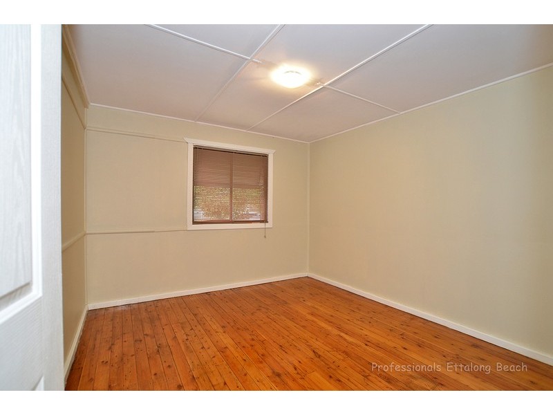 15 Trafalgar Avenue, Woy Woy NSW 2256